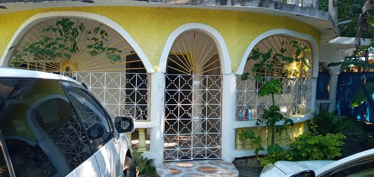 Fay Guest House Negril 2*,